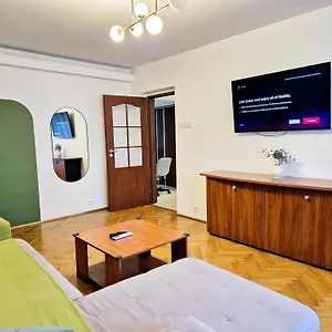  Appartamento Tranquil Unirii Residence - Elegant & Spacious Living With Parking Steps From Parliament